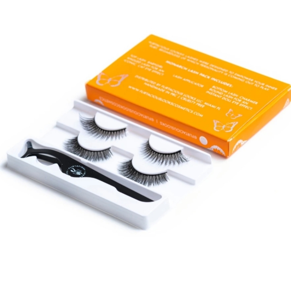 Flirtacious Looks Monarch Lash pack with applicator NWT